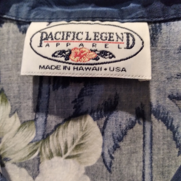 Authentic hawaiian boys short sleeve button up top - Picture 4 of 6